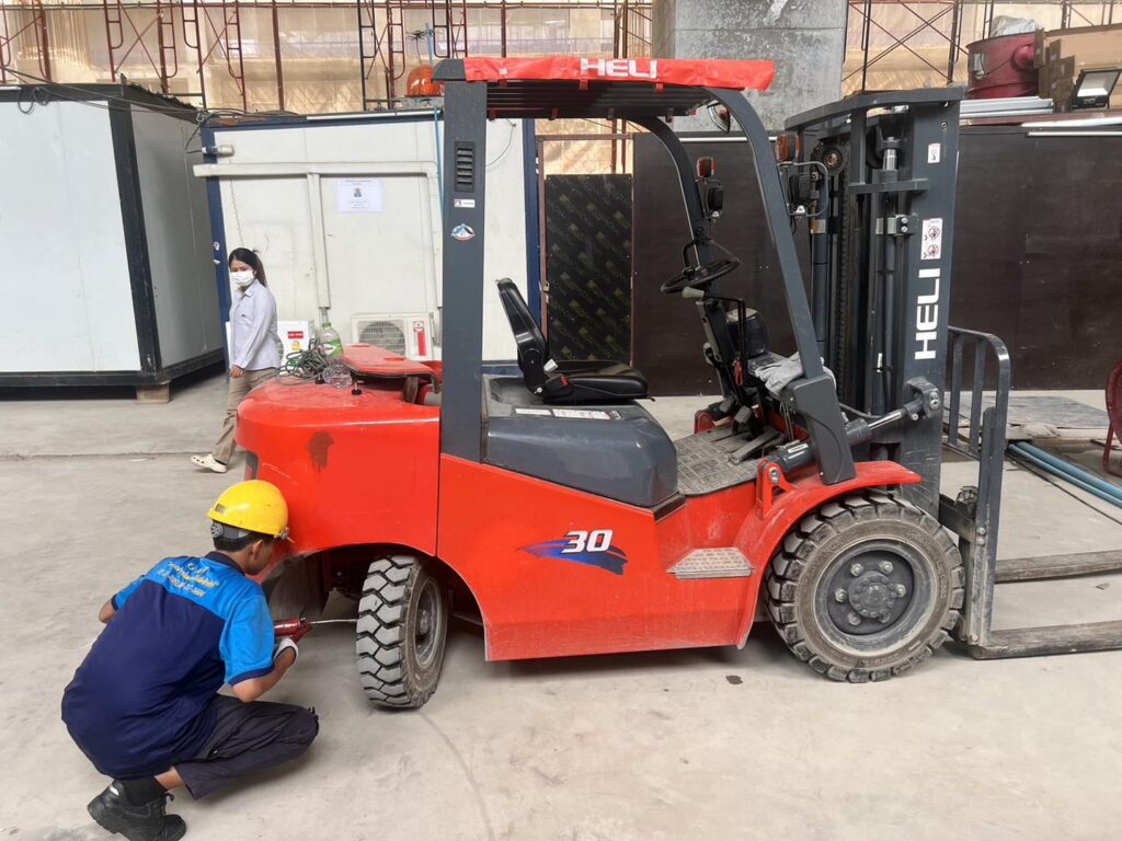 ทีมงาน-goodrich-forklift